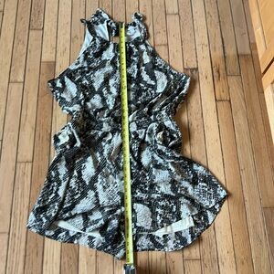 NY & co ROMPER 🩶🤍🖤